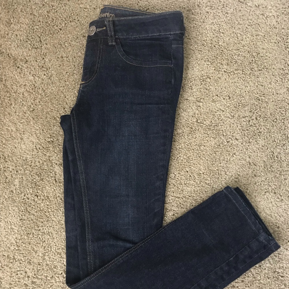 Element Jeans w/ detailed back buttons